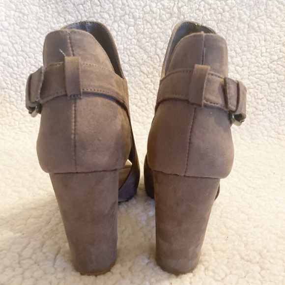 Penny loves Kenny Booties - Picture 6 of 7